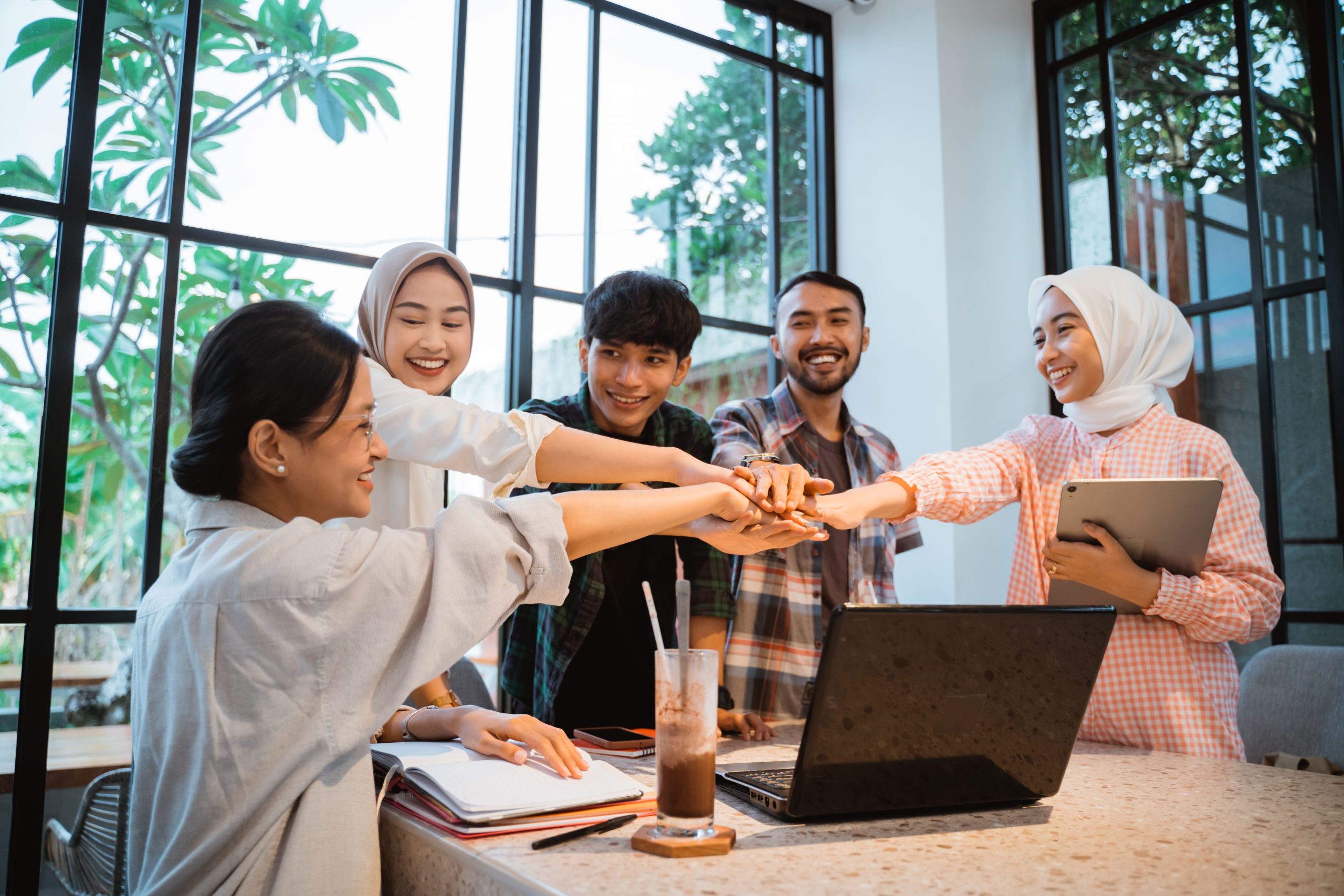 CREATIVE MEETING (7)